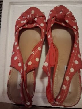 american eagle Polkadot sandals, wedge heel, fabric upper, a couple small smudge